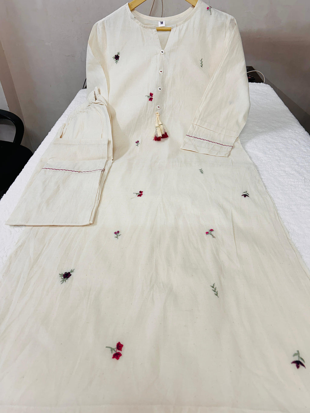 Floral Embroidered Regular Pure Cotton Kurta with Trousers