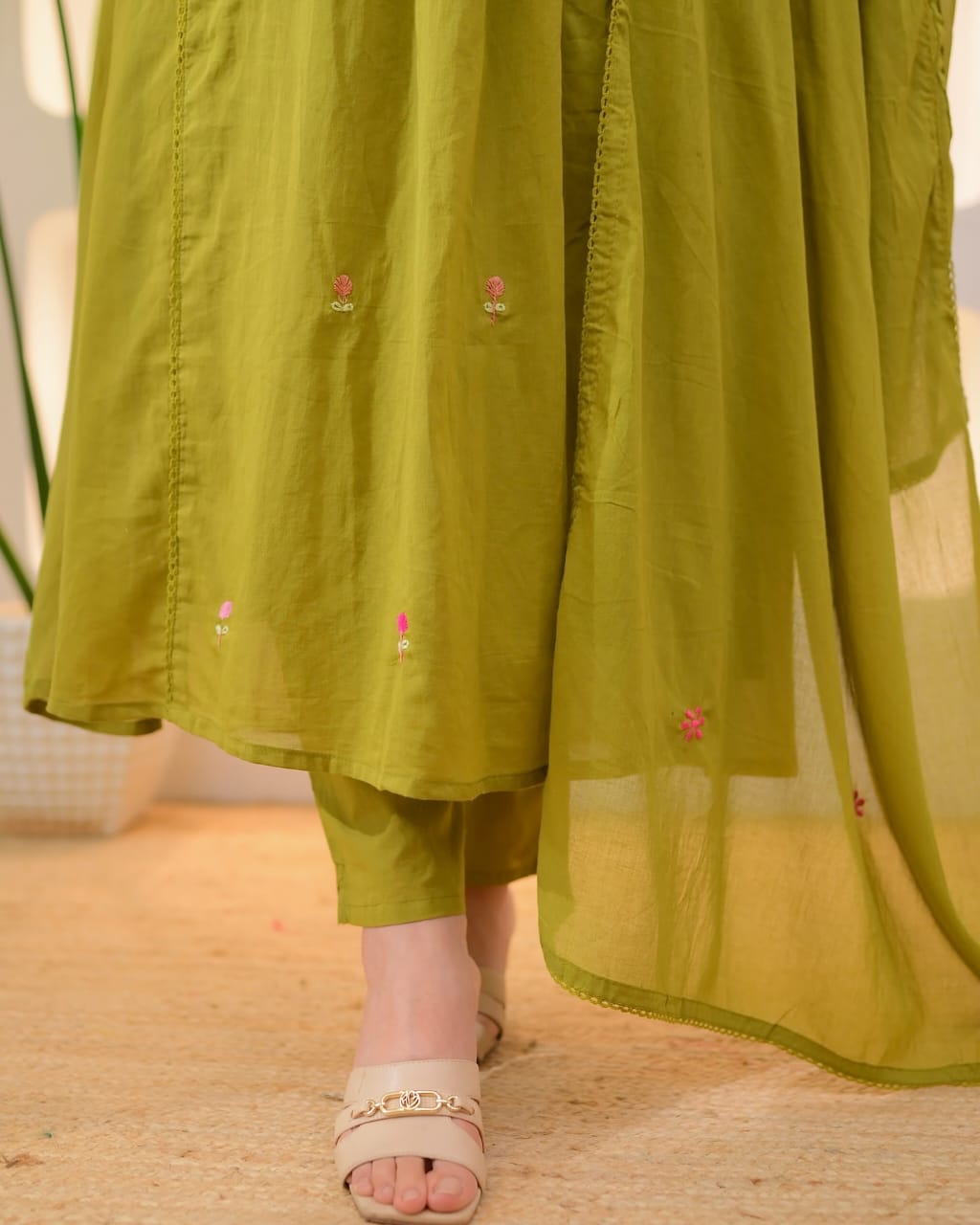 Olive Garden Threadwork A Line Mul Cotton Suit