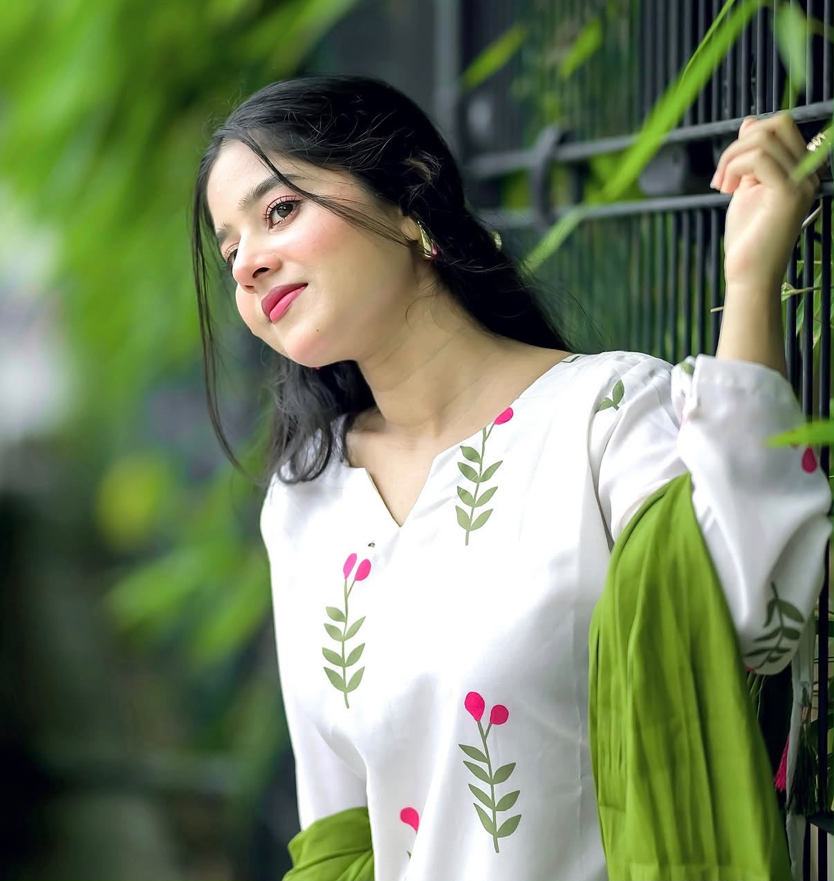 Women’s White Floral Printed Kurta Pant Set with Olive Green Dupatta