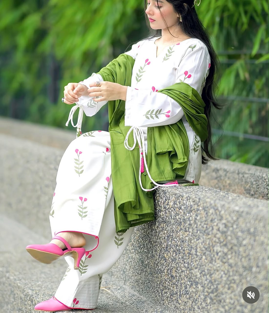 Women’s White Floral Printed Kurta Pant Set with Olive Green Dupatta
