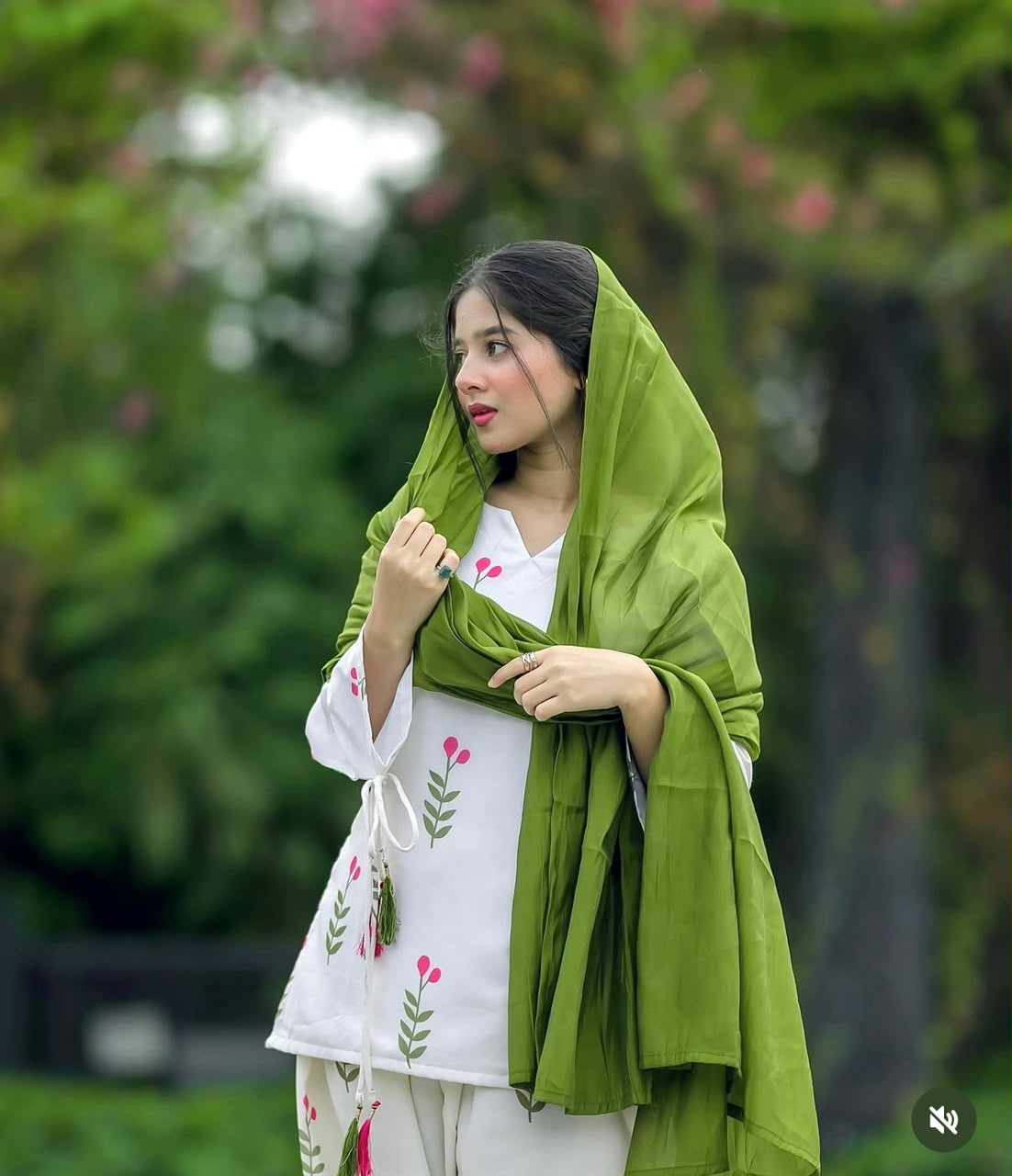 Women’s White Floral Printed Kurta Pant Set with Olive Green Dupatta